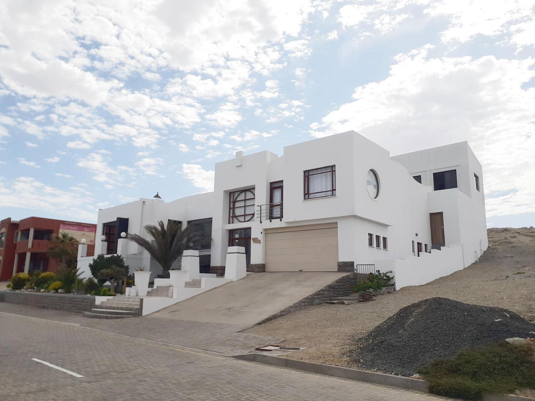 Shark Island Guesthouse Lüderitz Dış mekan fotoğraf