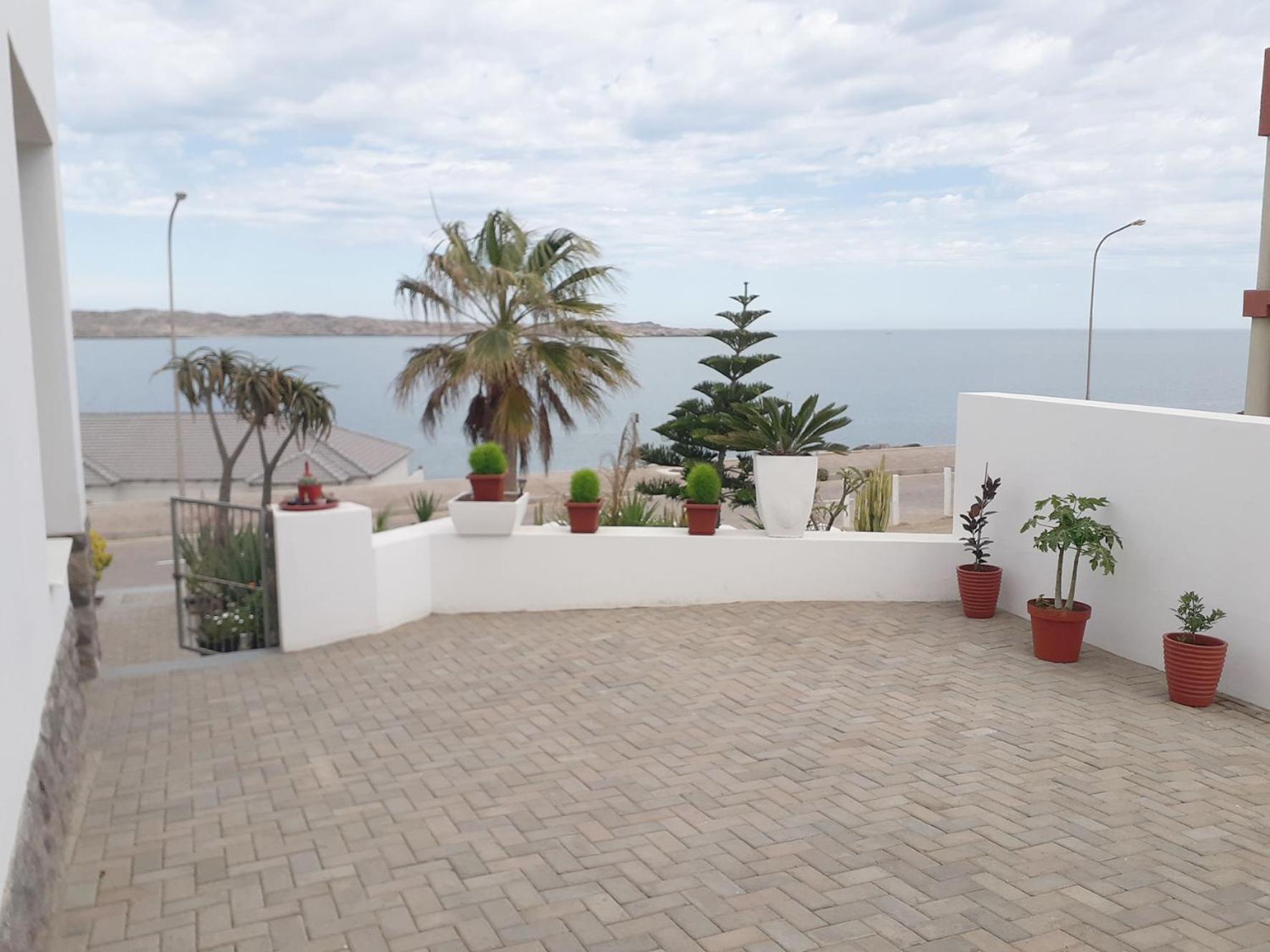 Shark Island Guesthouse Lüderitz Dış mekan fotoğraf